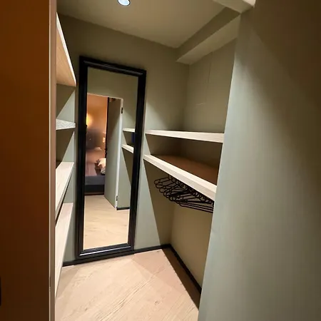 Apartment Crispi *
