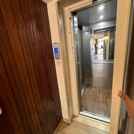 Apartment Crispi